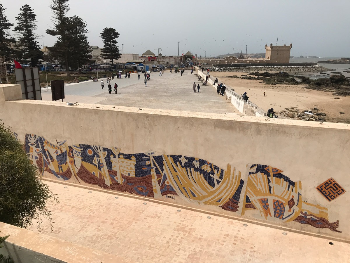 Mur de mosaïque - Centre de documentation historique d' Essaouira 2015